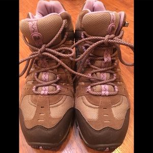 Merrell hiking boot size 7.5 EUC